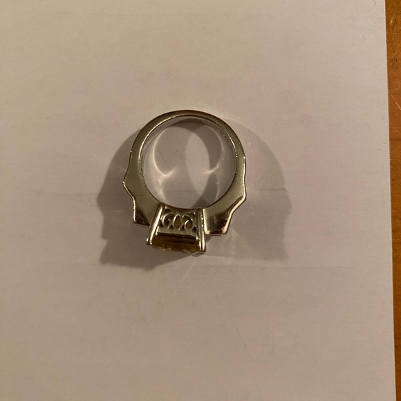 Fun pink ring - Picture 3 of 3